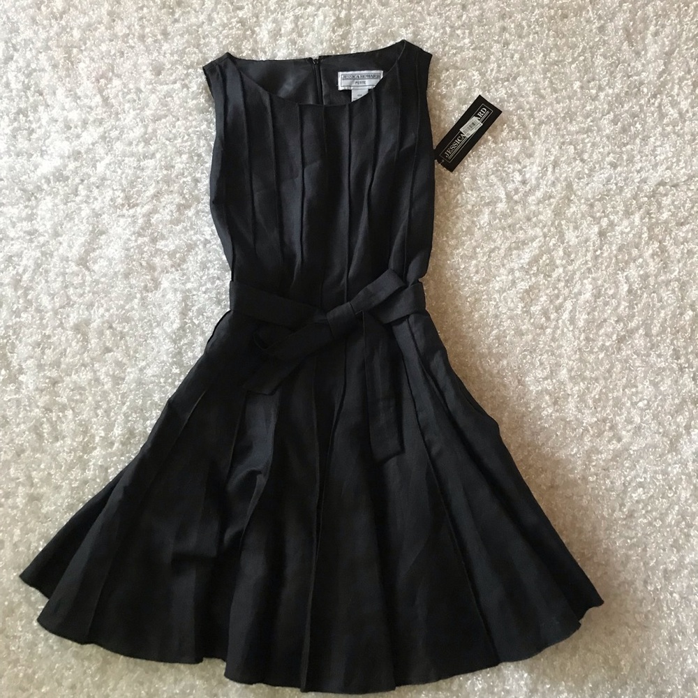Jessica Howard 10P Black fit to flare dress NWT